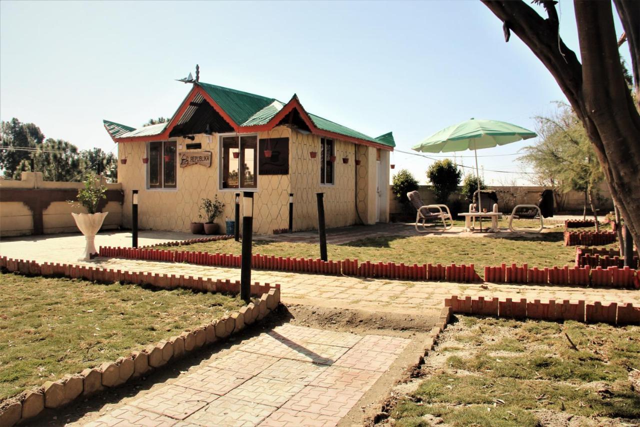 Republika Central Mansehra Экстерьер фото