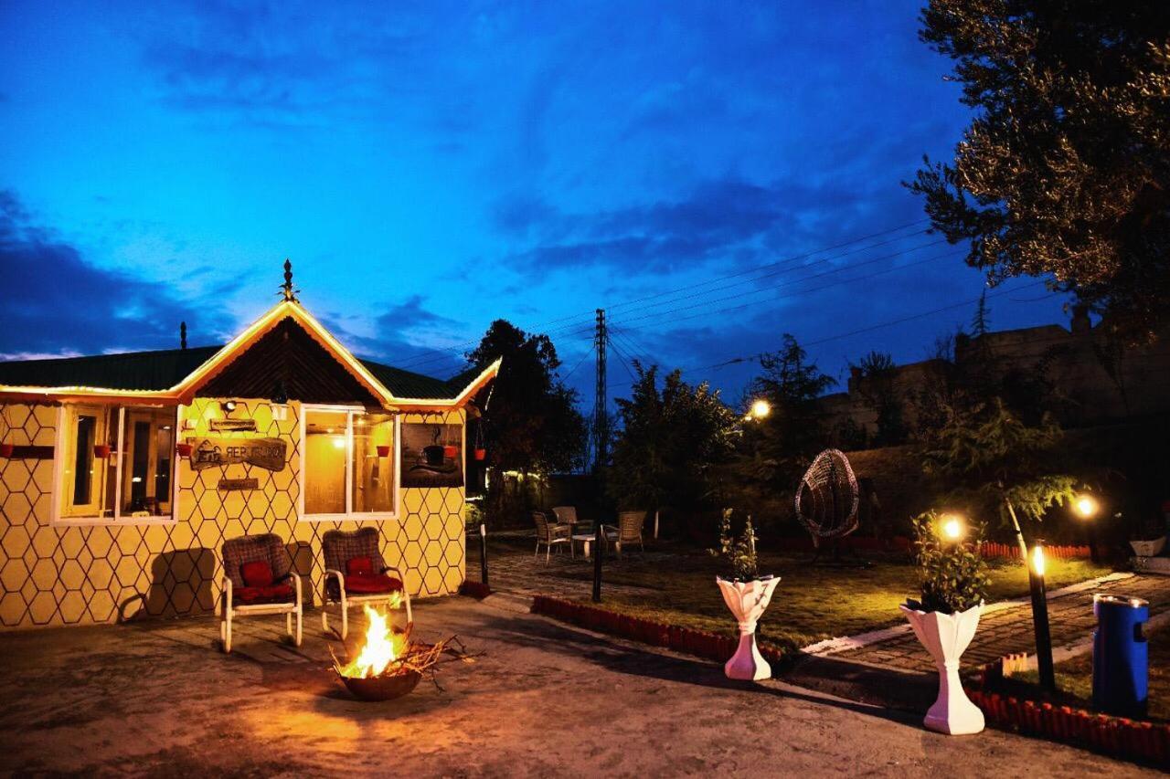 Republika Central Mansehra Экстерьер фото